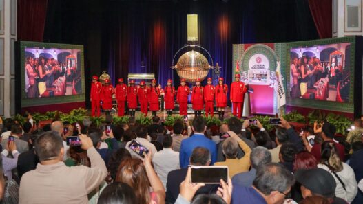 Lotería Nacional celebra sorteo especial por el 5 de mayo
