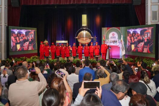 Lotería Nacional celebra sorteo especial por el 5 de mayo