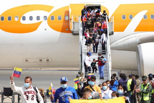 Venezuela autoriza reanudación de vuelos de deportación desde EE.UU.