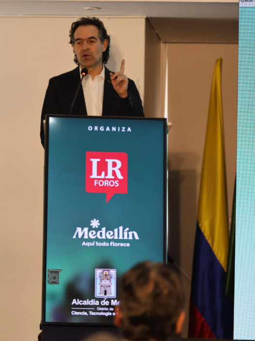 Alcalde de Medellín denuncia abandono estatal y destaca liderazgo