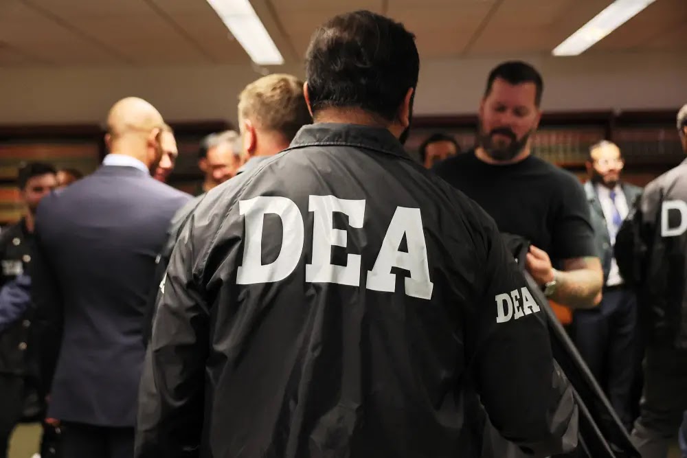 DEA y Bolivia realizan primer sobrevuelo conjunto en Chapare