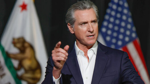 California gravará al 100% fondos de acuerdo de Trump, anuncia Newsom