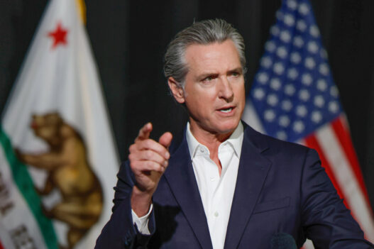 California gravará al 100% fondos de acuerdo de Trump, anuncia Newsom