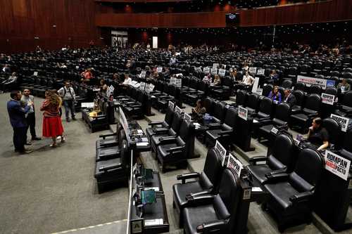 Diputados avalan aplazar elecciones judiciales hasta 2028