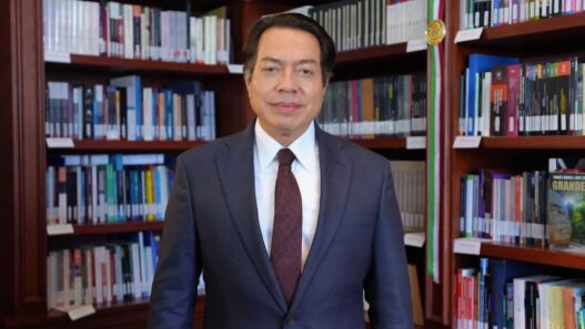 Gobierno y SHCP impulsan democratización y refuerzo del IPN