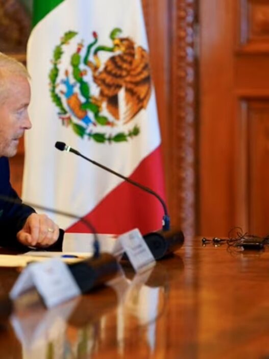 Sheinbaum recibe a embajador de EU y empresarios en Palacio Nacional