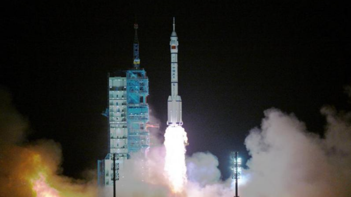 China enviará astronauta a misión de un año rumbo a la Luna