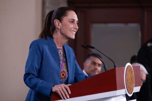 Sheinbaum destaca baja de pobreza laboral y alza de empleo en México