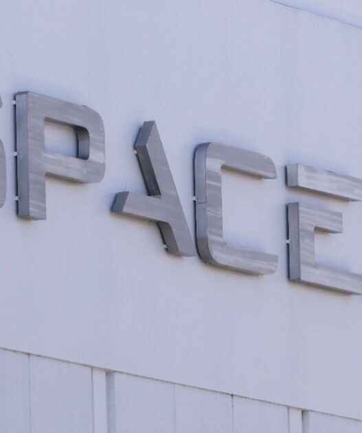 SpaceX y Google firman acuerdo de IA previo a salida a bolsa