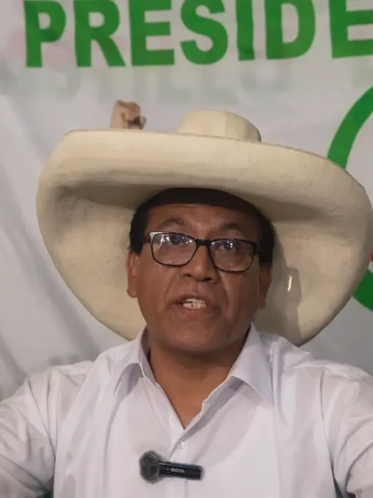 Roberto Sánchez aventaja a Fujimori con 93.92% del conteo en Perú