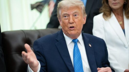Trump afirma que EE UU podría invadir Irán “mañana mismo”