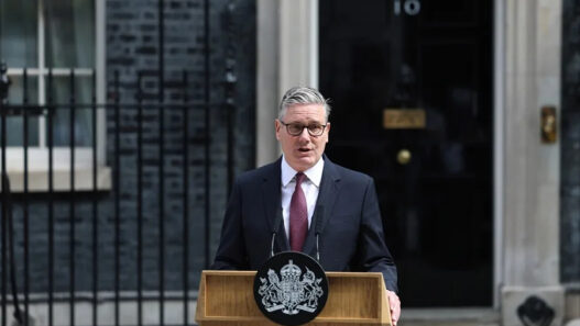 Keir Starmer dimite como primer ministro del Reino Unido
