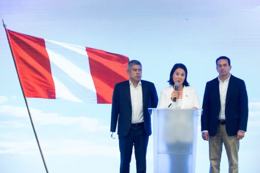 Keiko Fujimori será proclamada presidenta tras ajustada elección