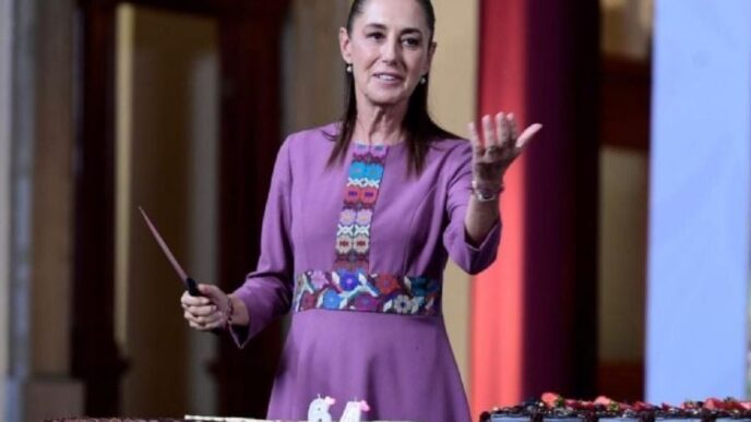 Claudia Sheinbaum celebra 63 años como presidenta de México