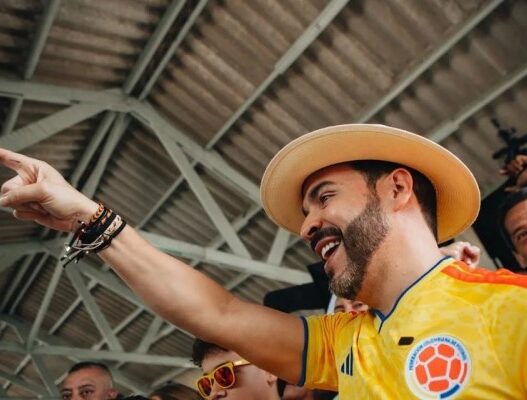 Sheinbaum felicita a presidente electo de Colombia y alerta por desinformación