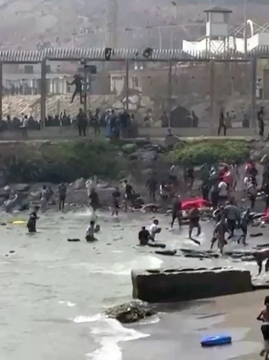 Mueren 15 migrantes marroquíes al intentar llegar a Ceuta