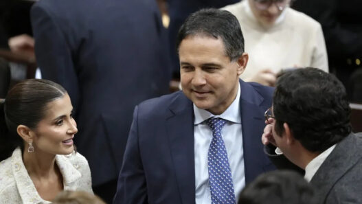 Honorio Henríquez presidirá Senado de Colombia con apoyo petrismo