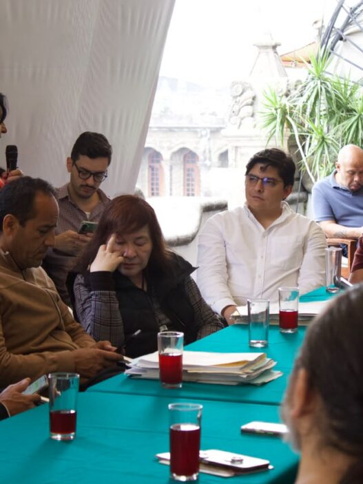 Morena atiende a afectados tras reforma contra despojo en CDMX