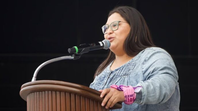 Citlalli Hernández rechaza críticas de congresista de EU a Morena