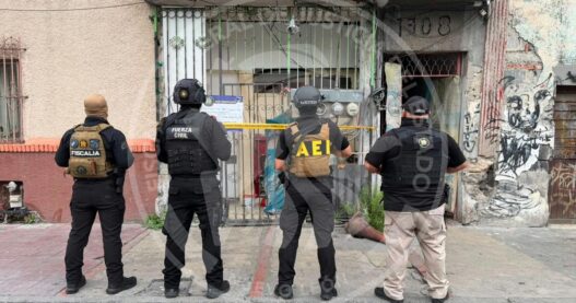 Catean 15 casas en Monterrey tras hallazgo de dos cadáveres
