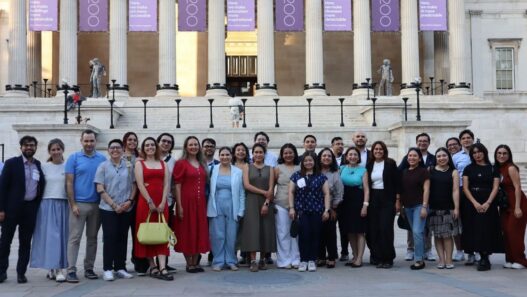 UANL fortalece red global de egresados con encuentros en Europa