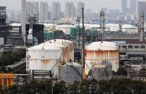 China mantiene apoyo a Irán pese a sanciones de EE. UU.