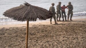 España instalará valla en Ceuta para frenar migración irregular