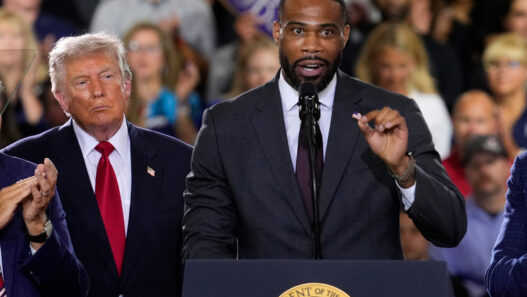 Candidato de Trump pierde primaria republicana en Michigan