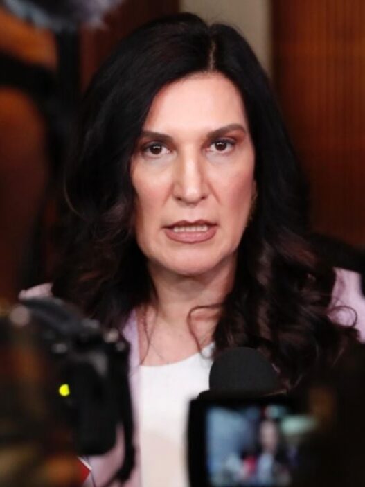Kenia López Rabadán llama al diálogo tras pleito en el Congreso