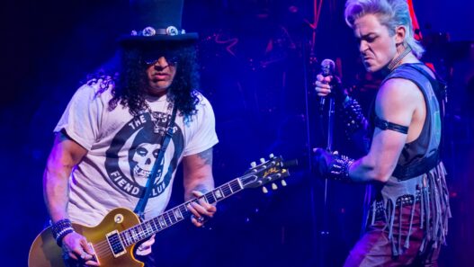 Slash debuta en Broadway con musical ganador del Tony