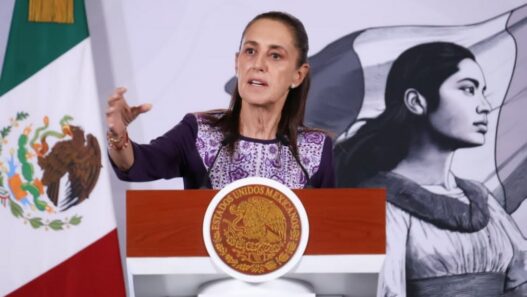 Sheinbaum cuestiona a director de la DEA por elogios a García Harfuch