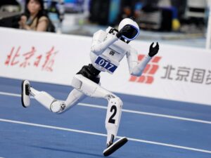 Robot chino Tiangong rompe récord mundial en 100 metros planos