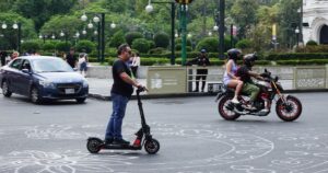 Monterrey alista regulación para scooters particulares