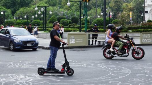 Monterrey alista regulación para scooters particulares
