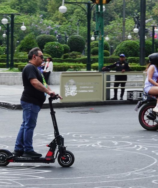 Monterrey alista regulación para scooters particulares