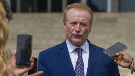 Gilberto Lozano busca gubernatura de Nuevo León en 2027