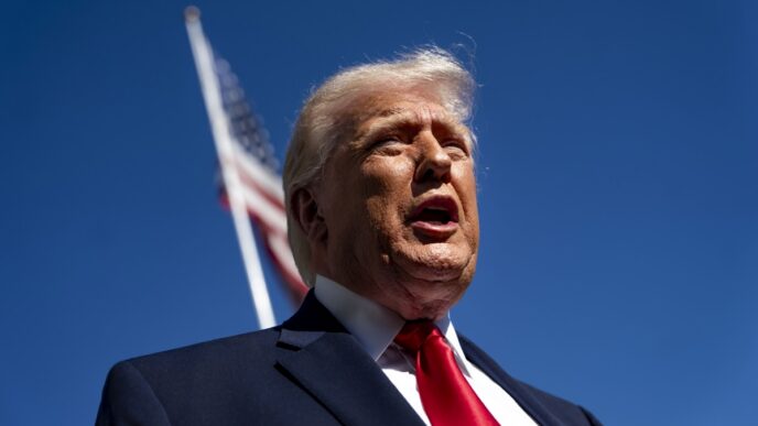 Trump descarta más regulación a la inteligencia artificial en EE UU