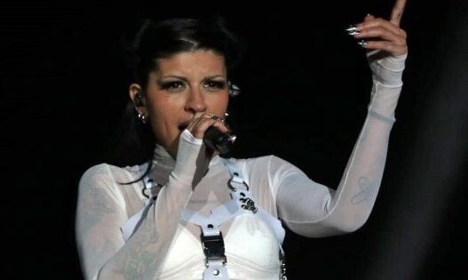 Cazzu denuncia censura tras amparo de Nodal contra "Ley Cazzu"