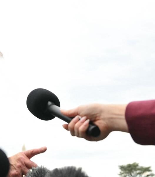 Casa Blanca retira acreditaciones a CNN, MS NOW y Politico