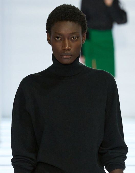 Prada dedica su colección de Milán 2026 a la falda en 63 looks