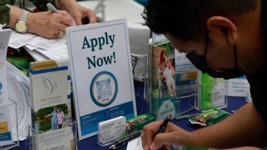 IA desacelera la creación de empleos en EE. UU. en junio de 2026