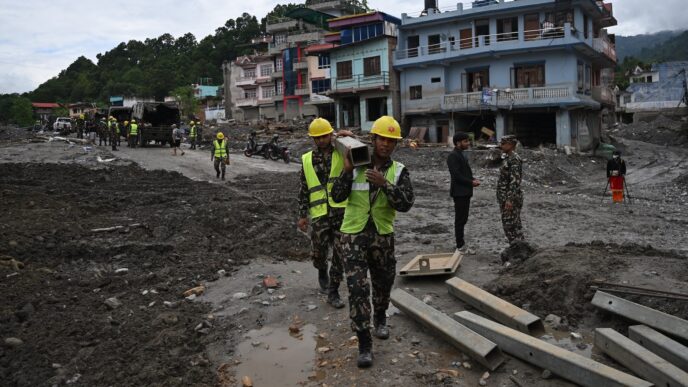 Suman 1,252 muertos y 4,200 desaparecidos por inundaciones en Nepal-Tíbet