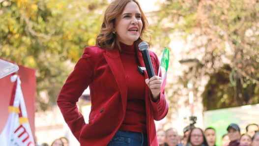 Clara Luz Flores, candidata de Morena a Nuevo León en 2027