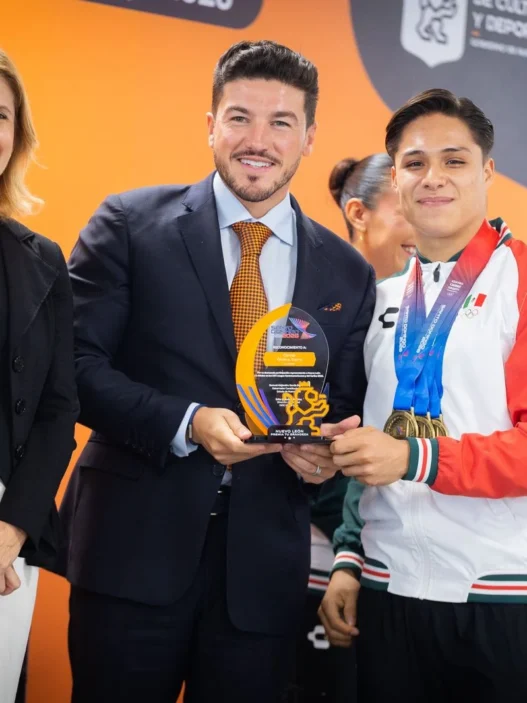 Nuevo León otorga becas y anuncia centro deportivo de alto rendimiento