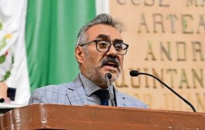 Morena propone prohibir cargos públicos a deudores alimentarios