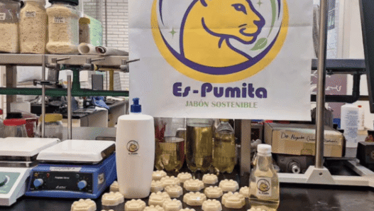 UNAM crea jabón sustentable con aceite reciclado en Iztapalapa