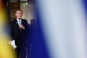 Oposición checa logra mayoría en Senado; Babis sufre revés electoral