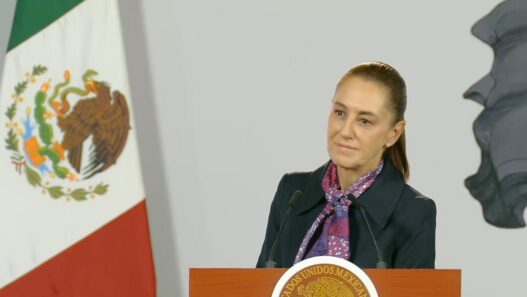 Sheinbaum denuncia duopolio y corrupción en contratos del INE