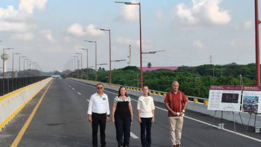 Sheinbaum inaugura puente clave en el Puerto de Veracruz