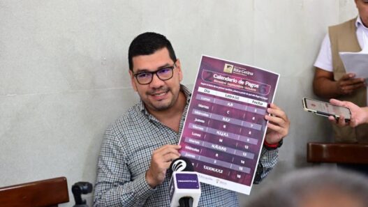 Comienza pago de beca Rita Cetina a 400 mil alumnos en Veracruz